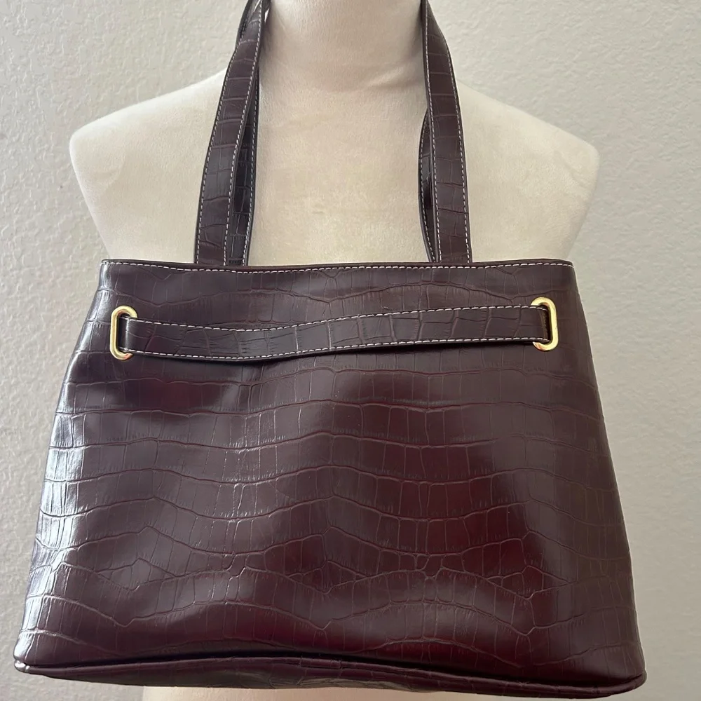 Women's Brown Alligator Skin Pattern Purse | Gently Used‎